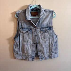 American Eagle Outfitters Light Blue Denim Vest Large